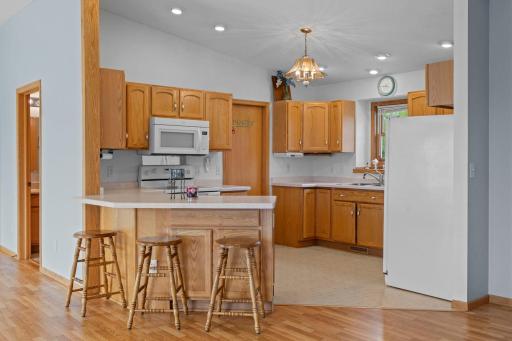 Nice counter area for conversations while cooking