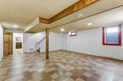 2021 Worcester Avenue, Saint Paul, MN 55116
