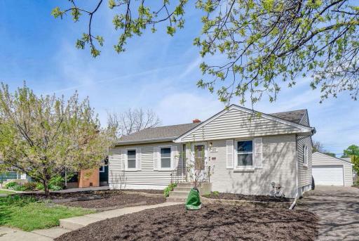 2021 Worcester Avenue, Saint Paul, MN 55116