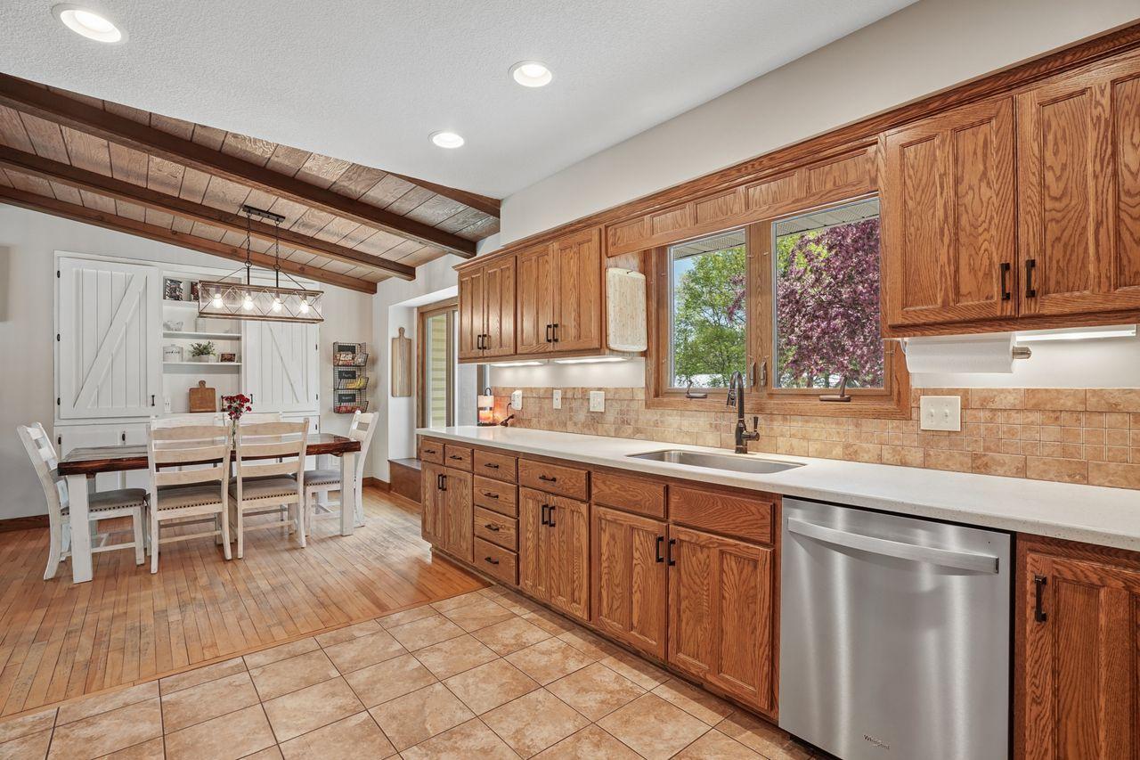 This sophisticated modern country kitchen checks all the boxes and balances timeless country charm with sleek, elevated design.