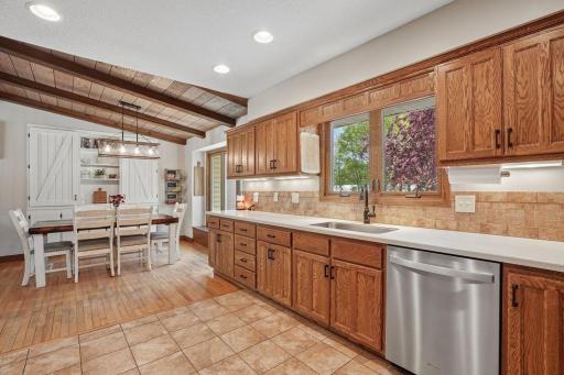 This sophisticated modern country kitchen checks all the boxes and balances timeless country charm with sleek, elevated design.