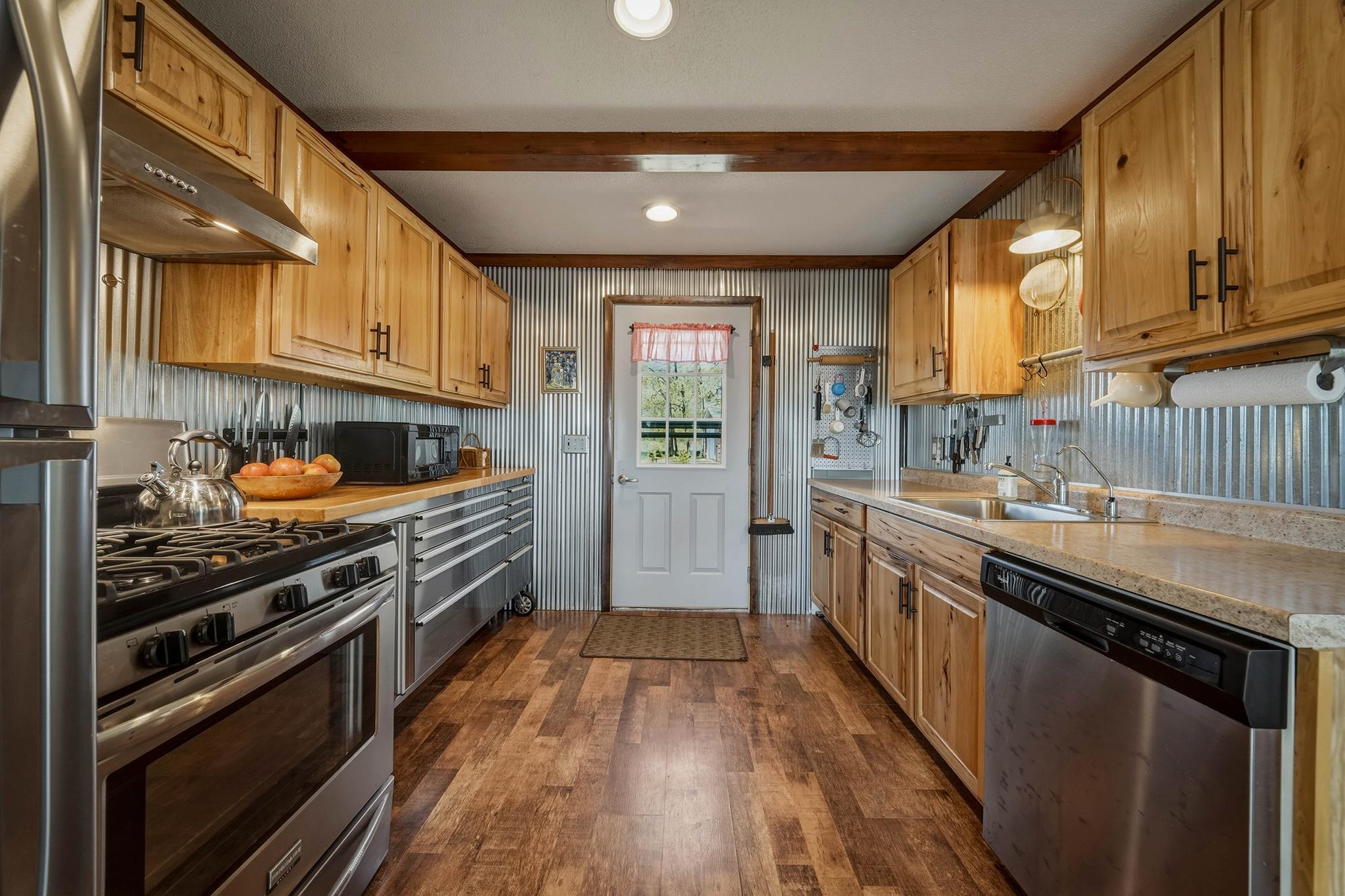 22168 Spirit Lake Rd E Fredrick 14.jpg