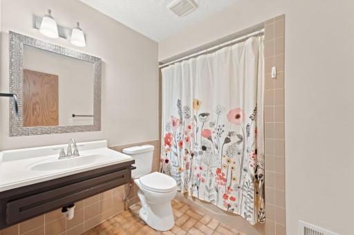 3601 Prestige Lane, Hopkins, MN 55305