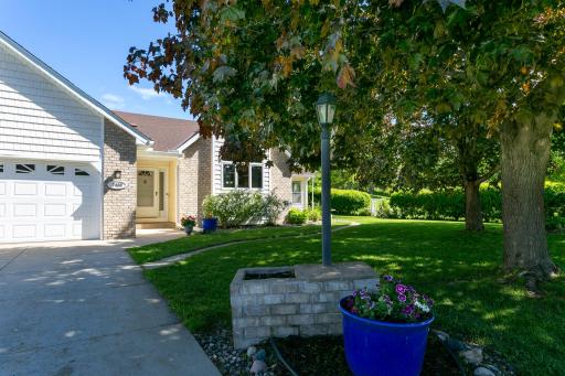 7488 Newbury Road, Saint Paul, MN 55125