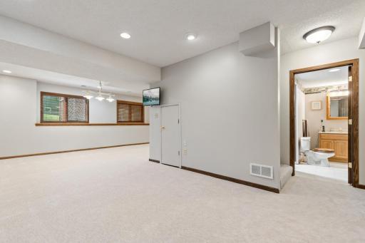 17880 Liv Lane, Eden Prairie, MN 55346