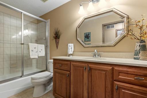 17880 Liv Lane, Eden Prairie, MN 55346