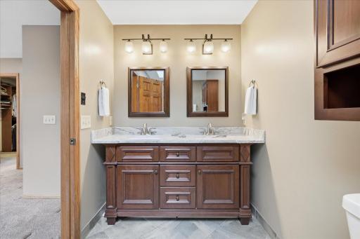 49-2500 Highland View Avenue [3026356]- 048.jpg