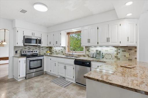27-2500 Highland View Avenue [3026356]- 026.jpg