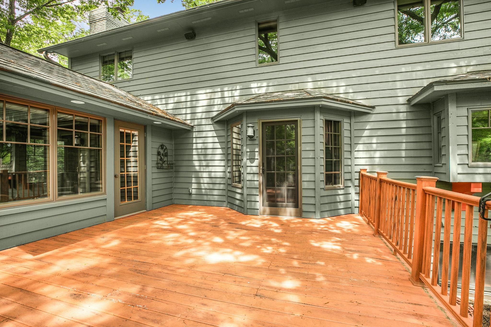 Additional shot of the deck capturing its openness and versatility.