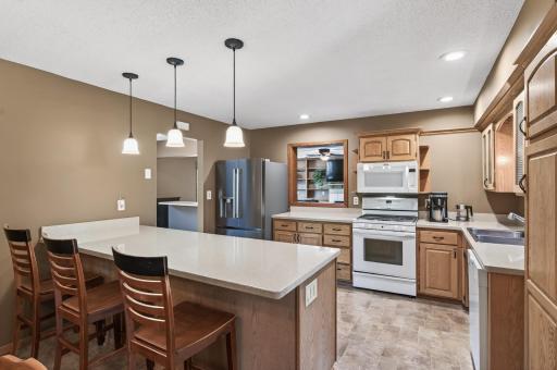 657 Granada Avenue N, Oakdale, MN 55128