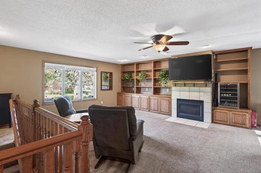 657 Granada Avenue N, Oakdale, MN 55128