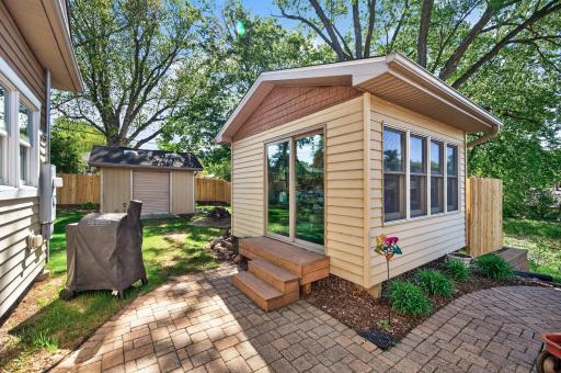 657 Granada Avenue N, Oakdale, MN 55128