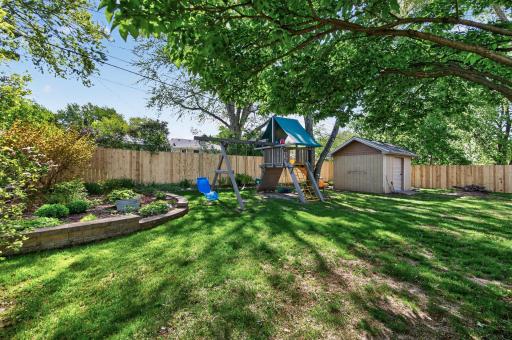 657 Granada Avenue N, Oakdale, MN 55128