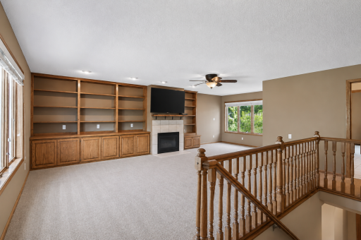 657 Granada Avenue N, Oakdale, MN 55128