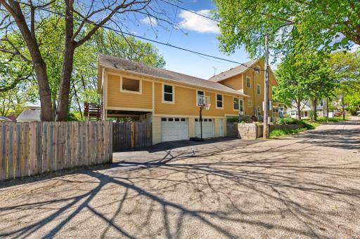 516 6th St SW, Rochester, MN 55902