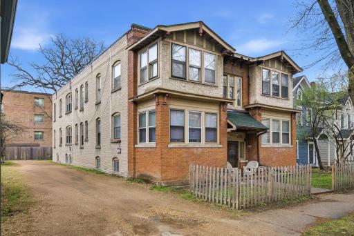 293 Dayton Avenue, Saint Paul, MN 55102