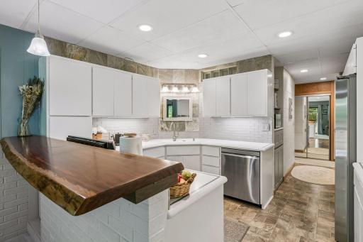 2105 Dutchview Road, Mound, MN 55364