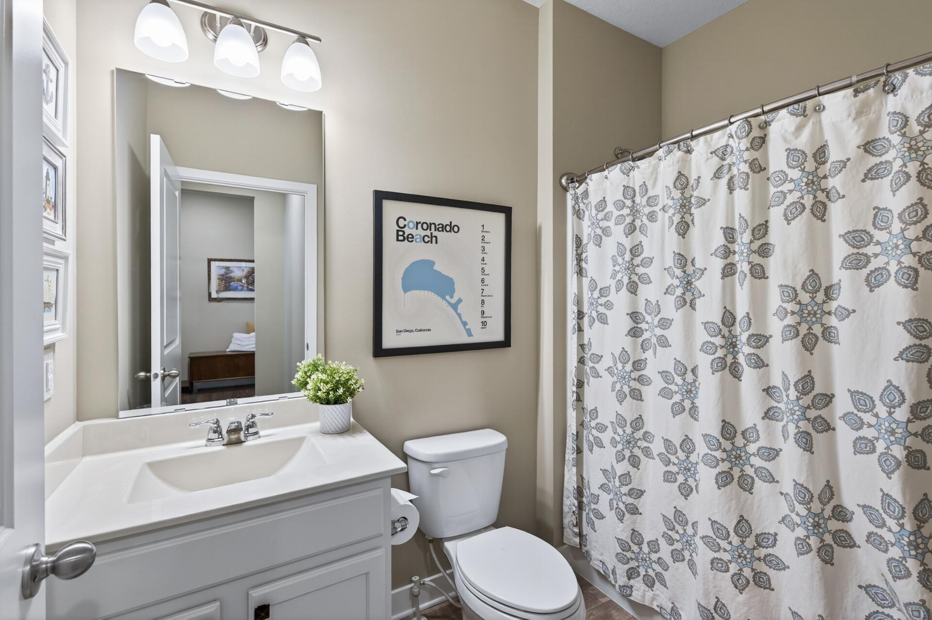 Full bathroom for your guests.