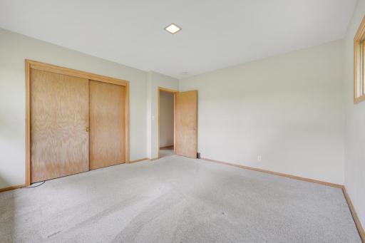 4871 Bald Eagle Avenue, Saint Paul, MN 55110