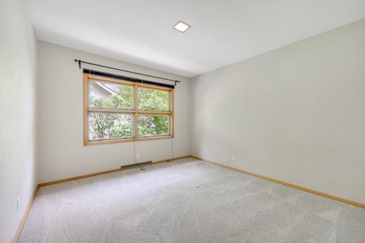 4871 Bald Eagle Avenue, Saint Paul, MN 55110