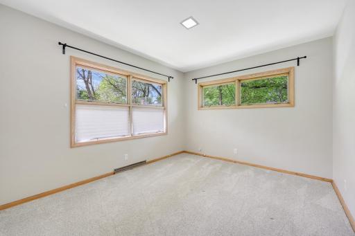 4871 Bald Eagle Avenue, Saint Paul, MN 55110