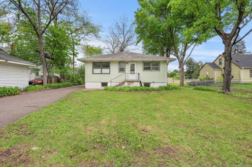 4871 Bald Eagle Avenue, Saint Paul, MN 55110