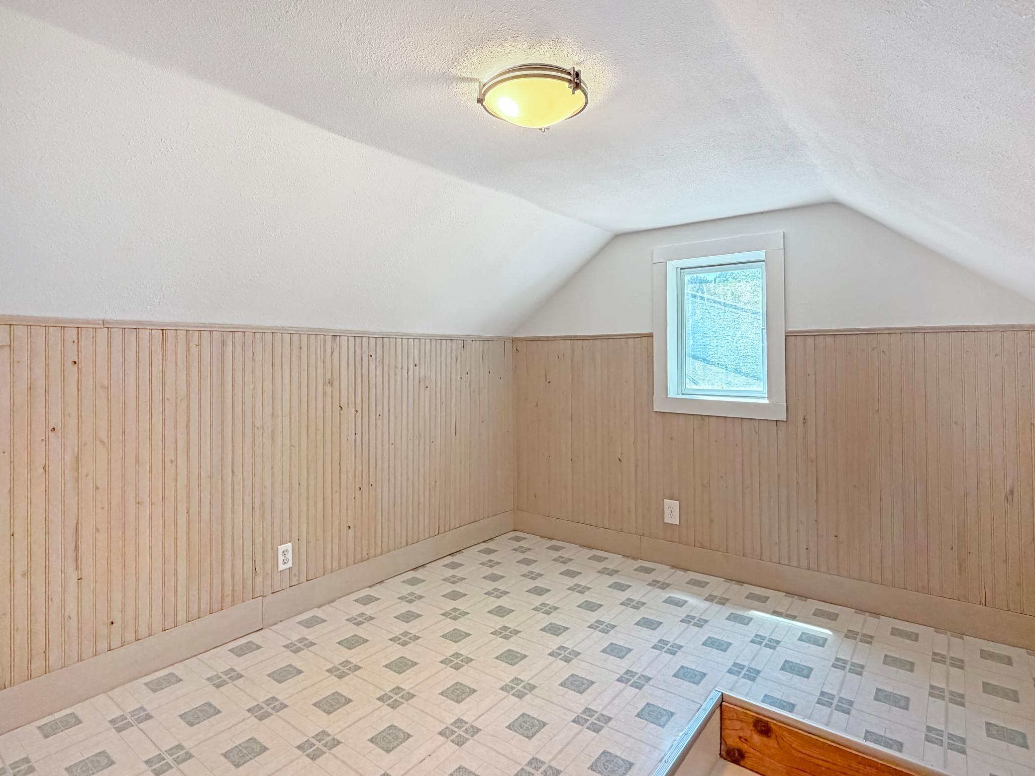 A loft area! What a great space!