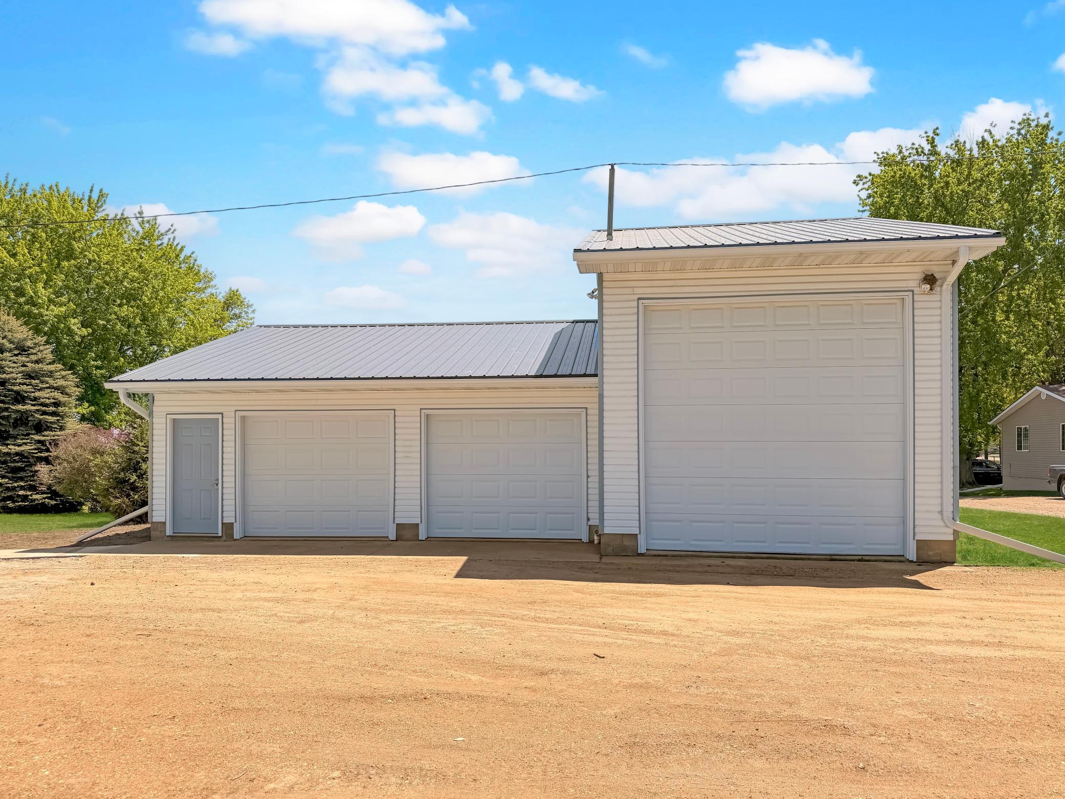 41x30 foot, 3 stall garage