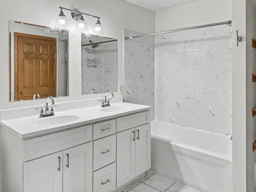 665 Kingfisher Lane, E, Woodbury, MN 55125