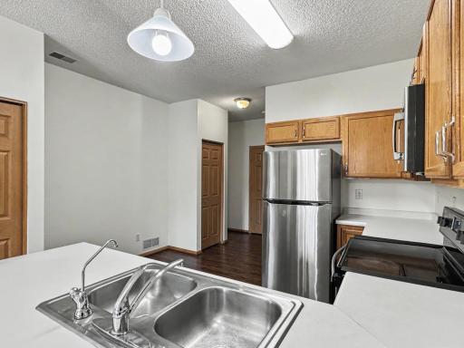 665 Kingfisher Lane, E, Woodbury, MN 55125