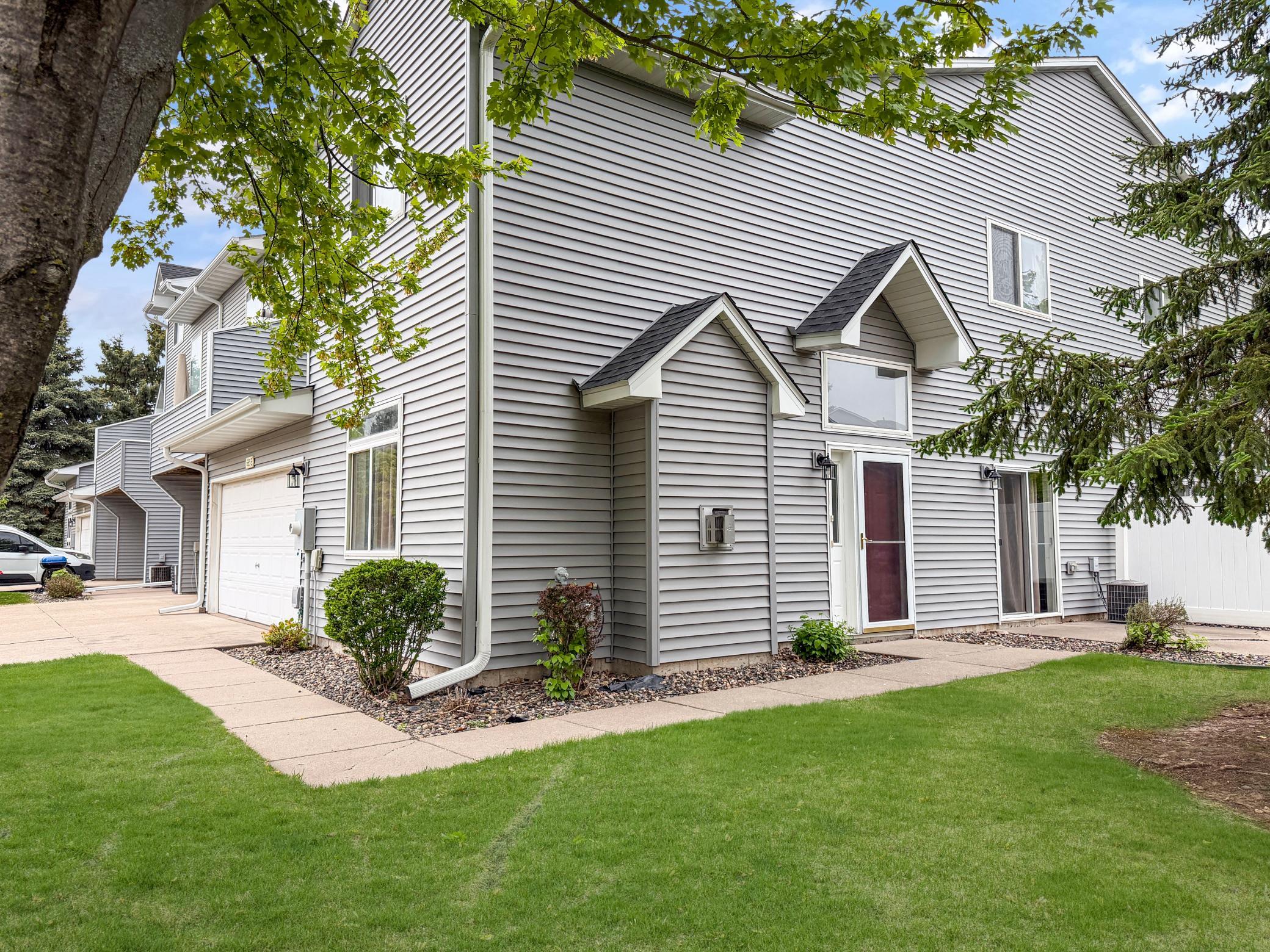 Welcome to 665 Kingfisher Lane Unit E!