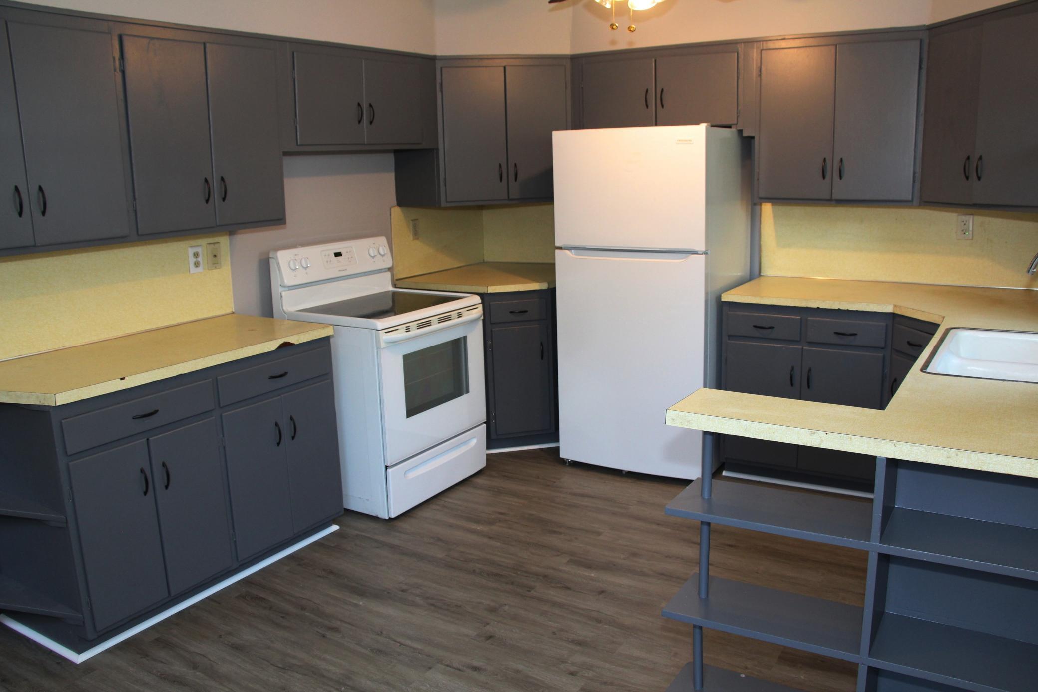 This Kitchen is very spacious and comes with a special deal for the buyer. The seller is offering up to a $3000 allowance for new countertops! He did not want to pay good money for a specific style or color only to have you wish it was different.