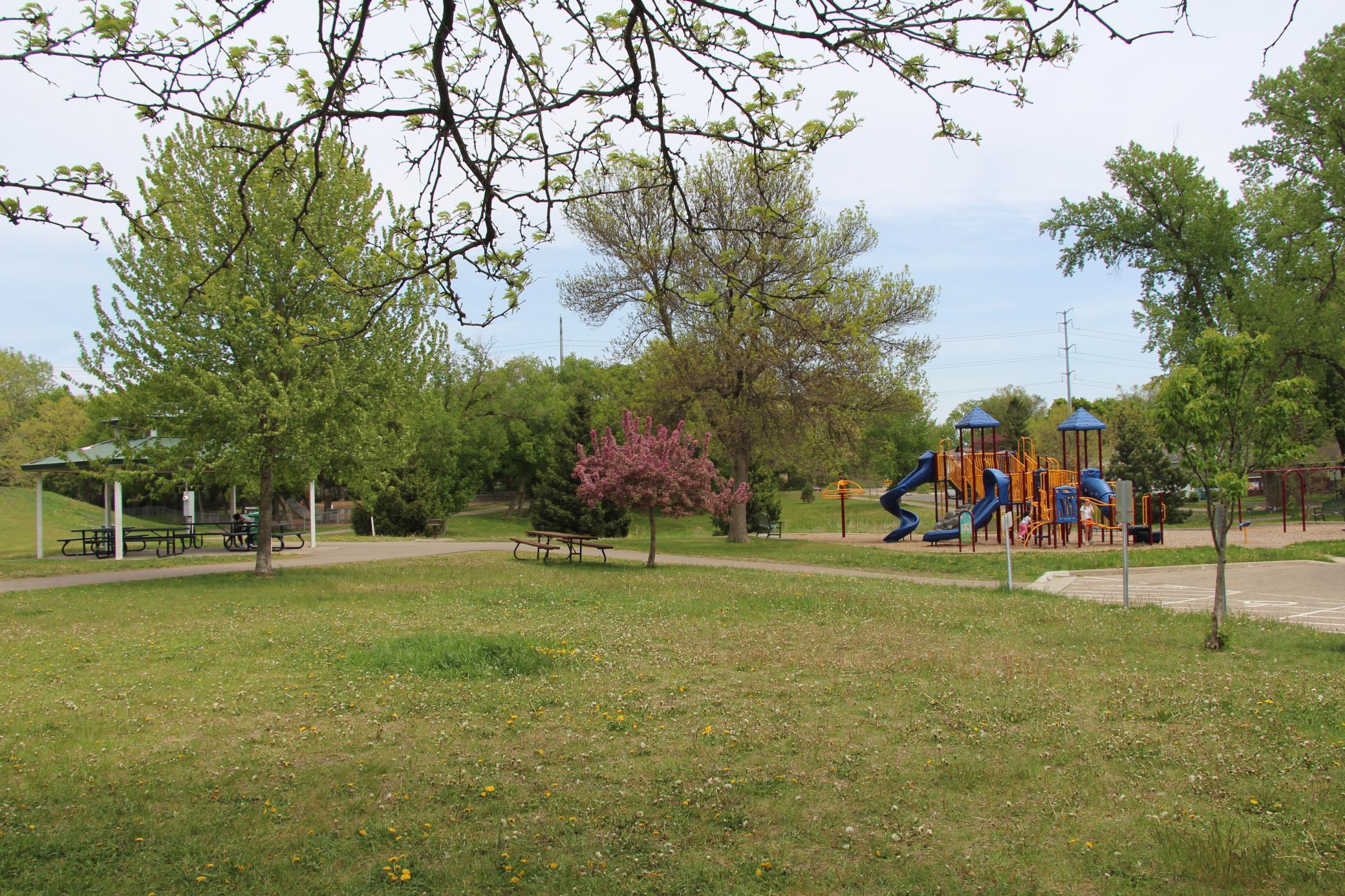 And yet more of Dakota Park!