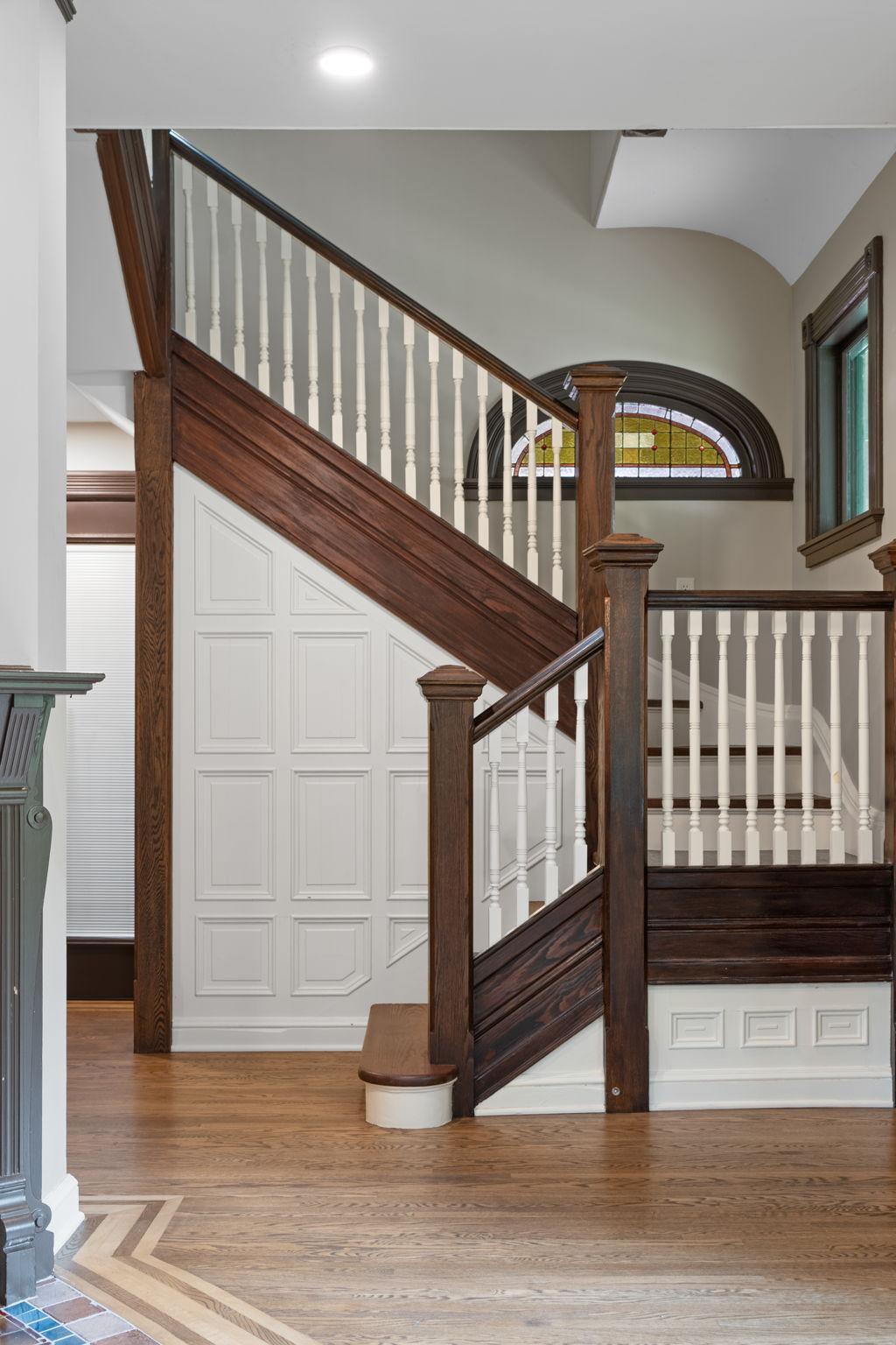 763-Cherokee-Ave-St-Paul-Whitney-Delmonico-front-stairwell.jpeg