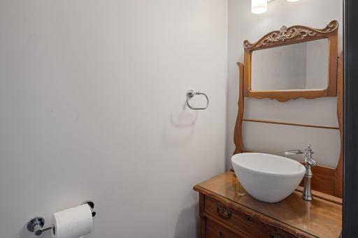 763-Cherokee-Ave-St-Paul-Whitney-Delmonico-powder-room.jpeg