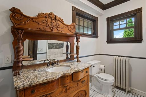 763-Cherokee-Ave-St-Paul-Whitney-Delmonico-2nd-floor-full-bath.jpeg