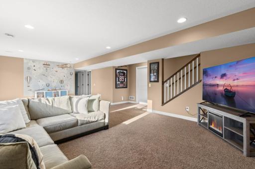8821 Reflections Road, Chanhassen, MN 55317