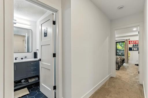 3 Crescent St, Wayzata, MN 55391
