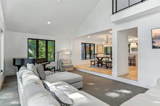 3 Crescent St, Wayzata, MN 55391