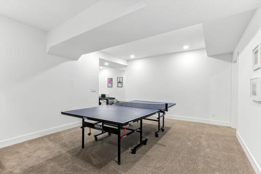 3 Crescent St, Wayzata, MN 55391