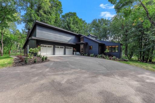 3 Crescent St, Wayzata, MN 55391