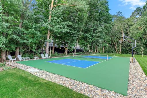 3 Crescent St, Wayzata, MN 55391