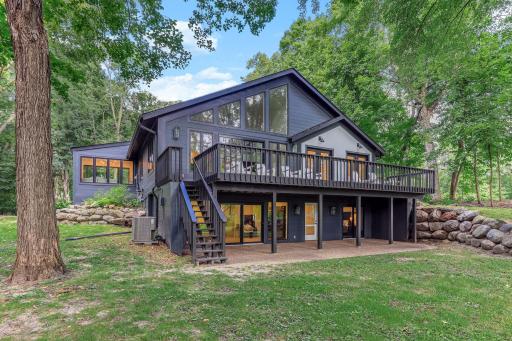 3 Crescent St, Wayzata, MN 55391