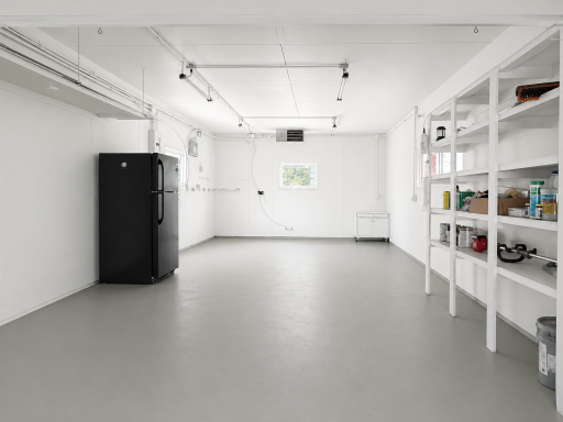 27 x 15 heated and cooled shop/ tandem garage in addition to regular 2 car garage