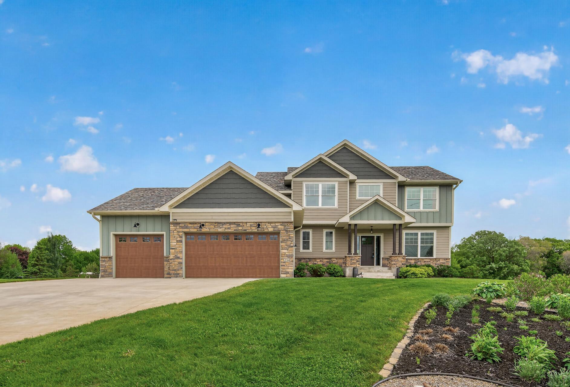 01_214_Cedar_Lake1_mls.jpg