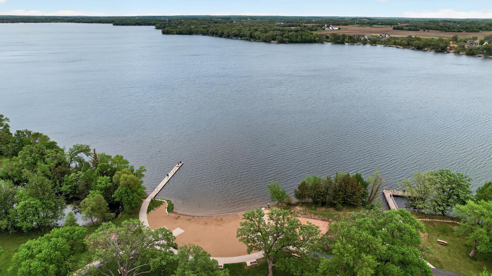 60_214_Cedar_Lake60_mls.jpg