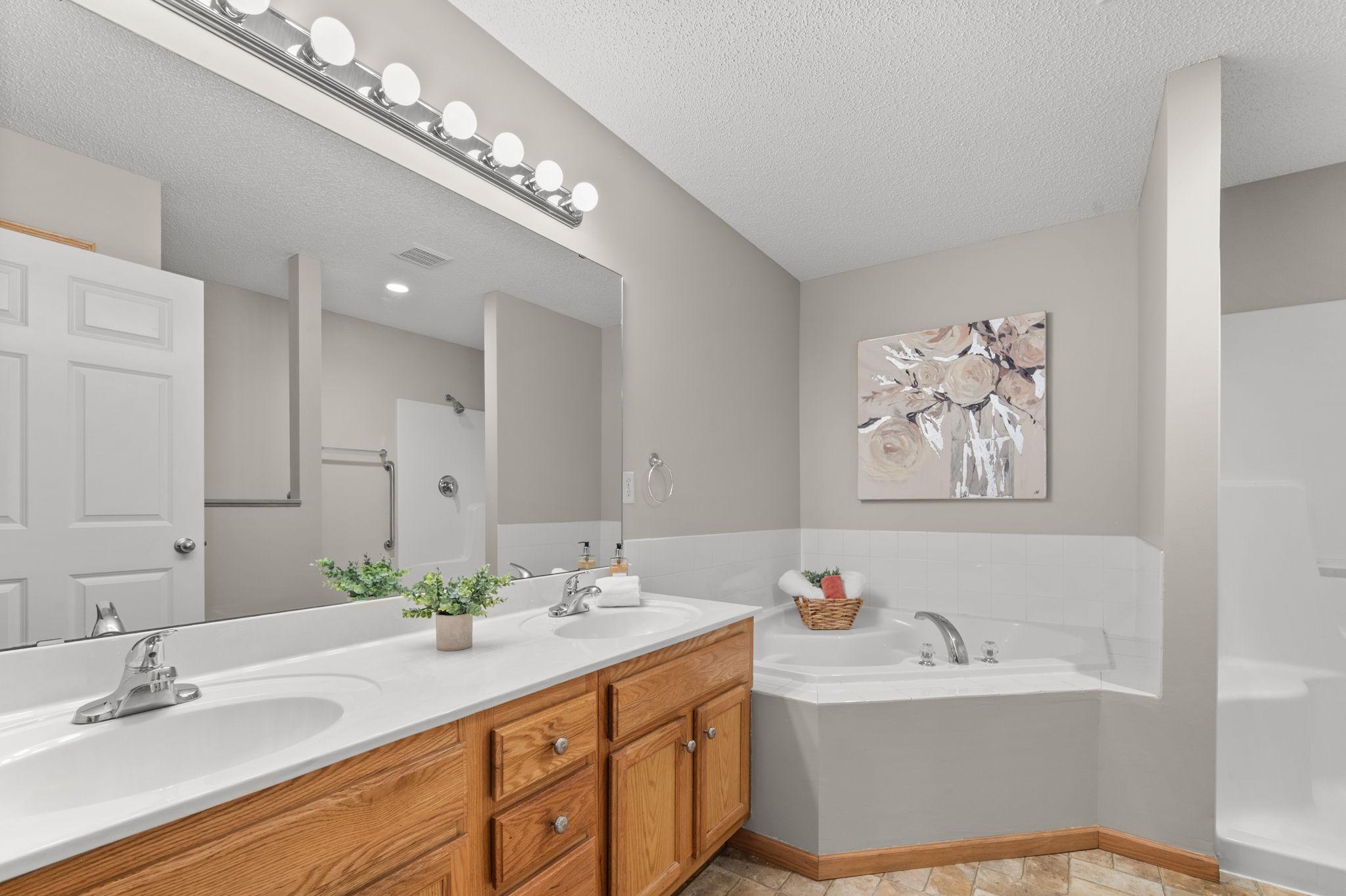 Spa like Ensuite with soaking tub