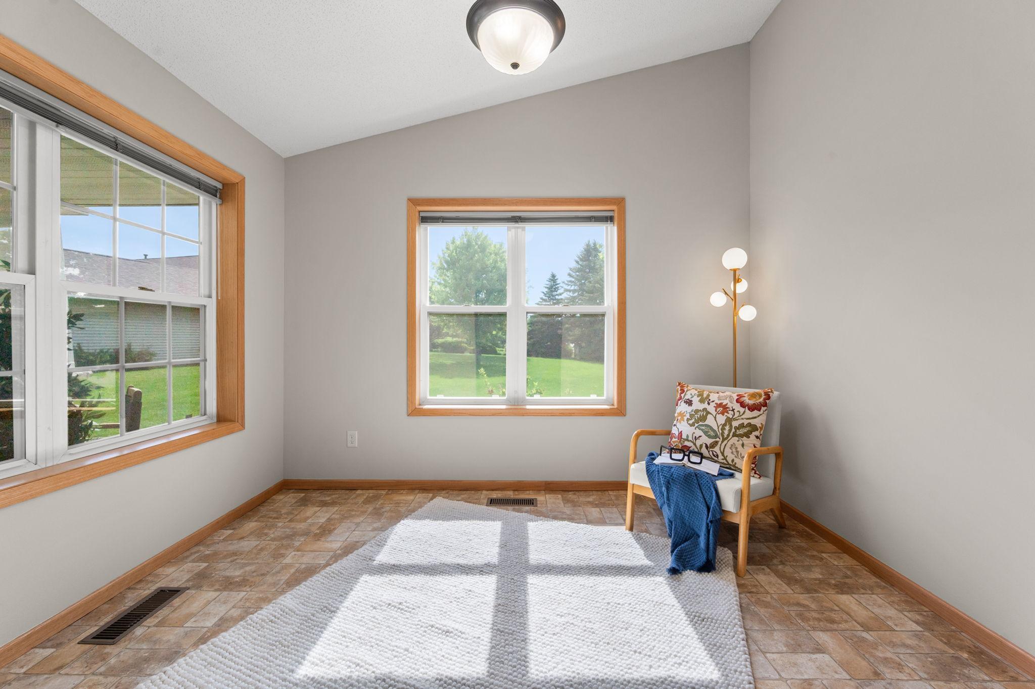 Bright and Sunny Sunroom/Office Space