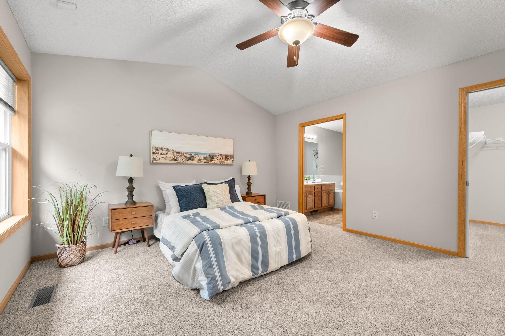74 Crown Pointe Curve, Hudson, WI 54016