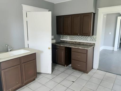 686 Sherburne Avenue, Saint Paul, MN 55104